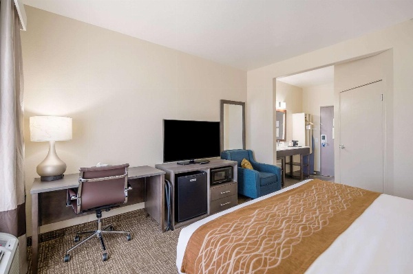 Comfort Inn image 7